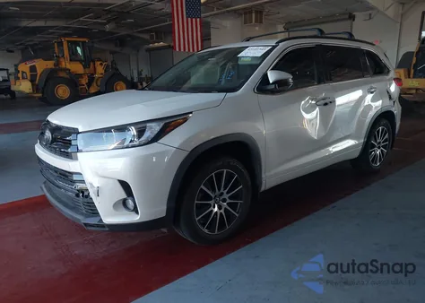 2018 Toyota Highlander Se z USA, uszkodzony, nr VIN 5TDJZRFH6JS548546